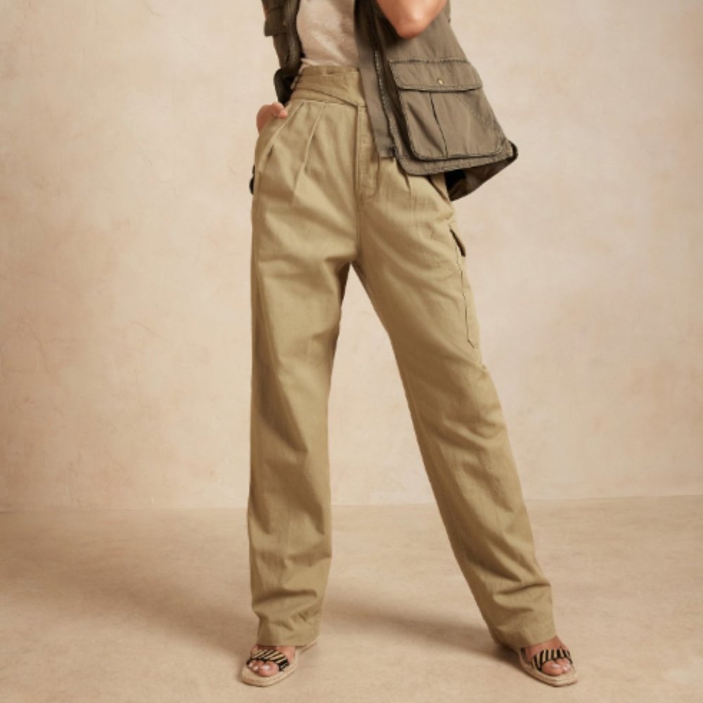 NWT Banana Republic HERITAGE EXPLORER Pants in Utilitarian Khaki Size 2